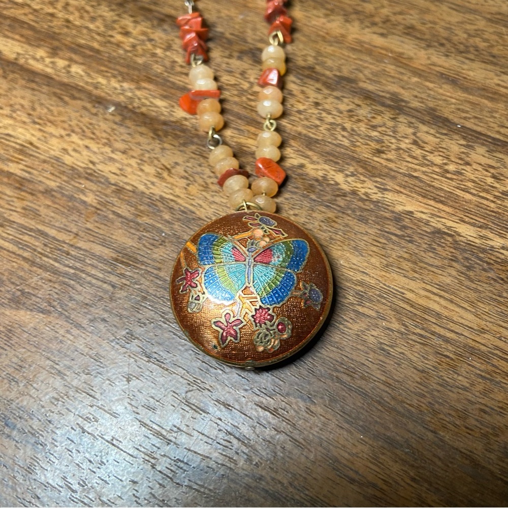 Beaded necklace with butterfly pendant - Picture 2 of 5